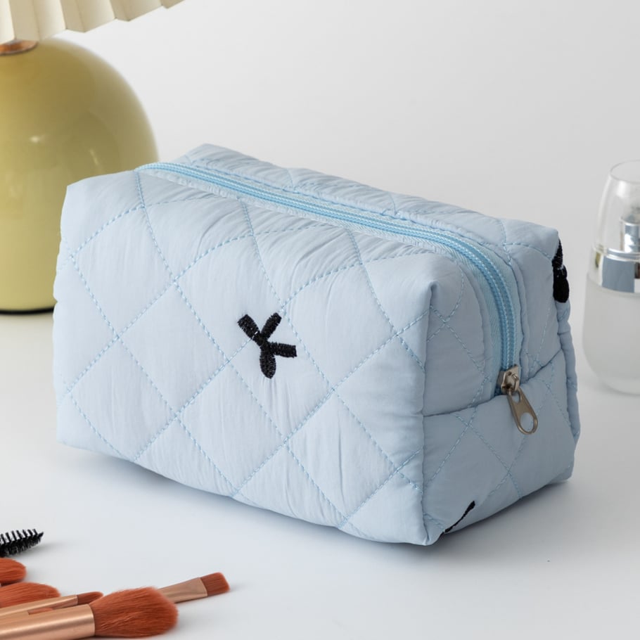 1 Piece Classic Travel Bowknot Lightweight Large Capacity Pouch With Random Printing Design Women's Quilted Cosmetic Bags